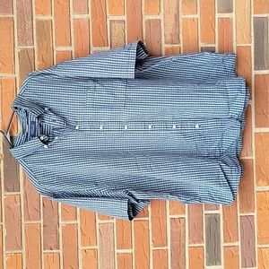 Roundtree and Yorke short sleeve shirt